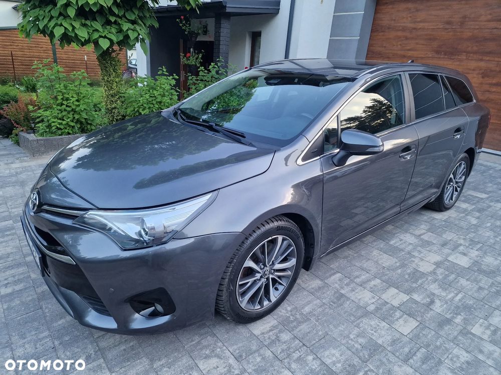 Toyota Avensis 2.0 D-4D Prestige - 1