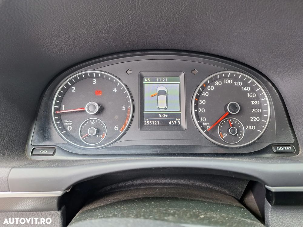 Volkswagen Touran 2.0 TDI DPF BlueMotion Technology Highline - 6