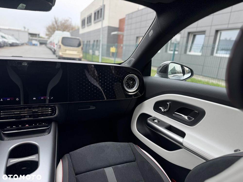 Mercedes-Benz CLA 220 mHEV 4-Matic 8G-DCT - 11