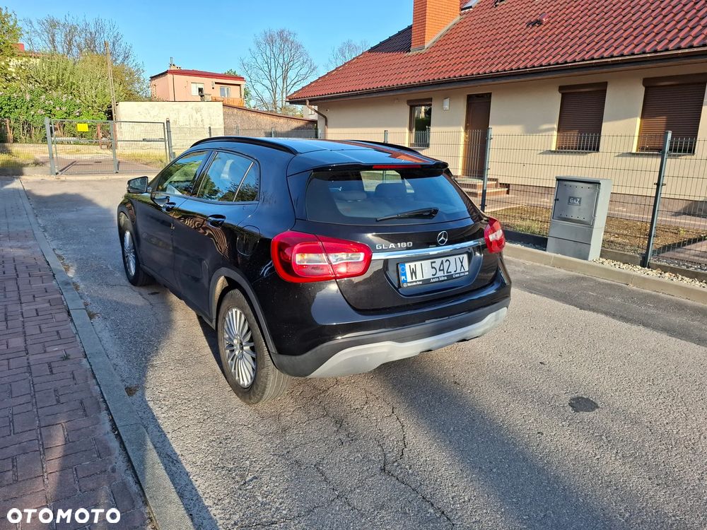 Mercedes-Benz GLA 180 - 7