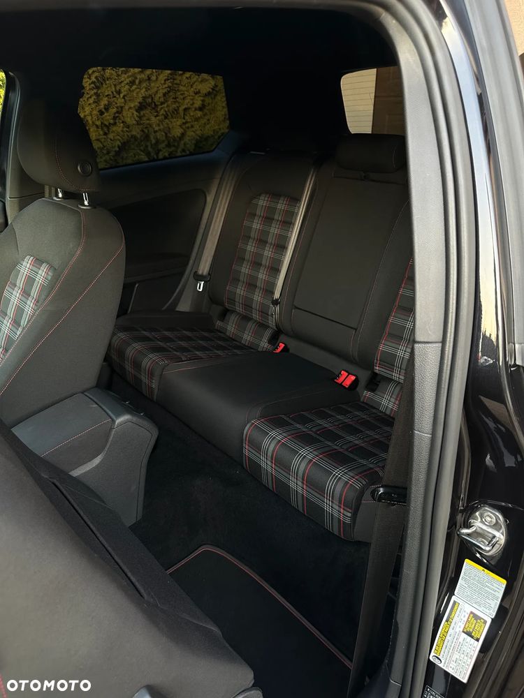 Volkswagen Golf 2.0 GTI - 14