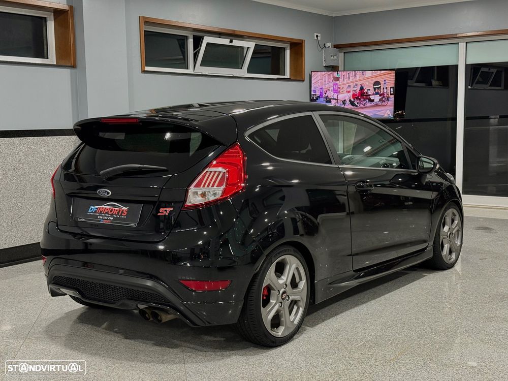 Ford Fiesta 1.6 T ST - 1