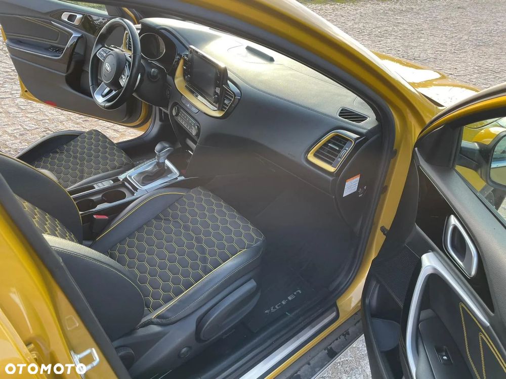 Kia XCeed - 13