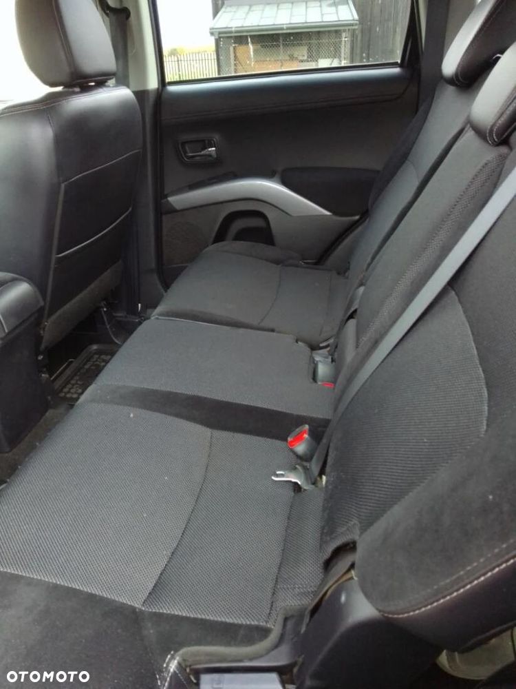 Mitsubishi Outlander - 5