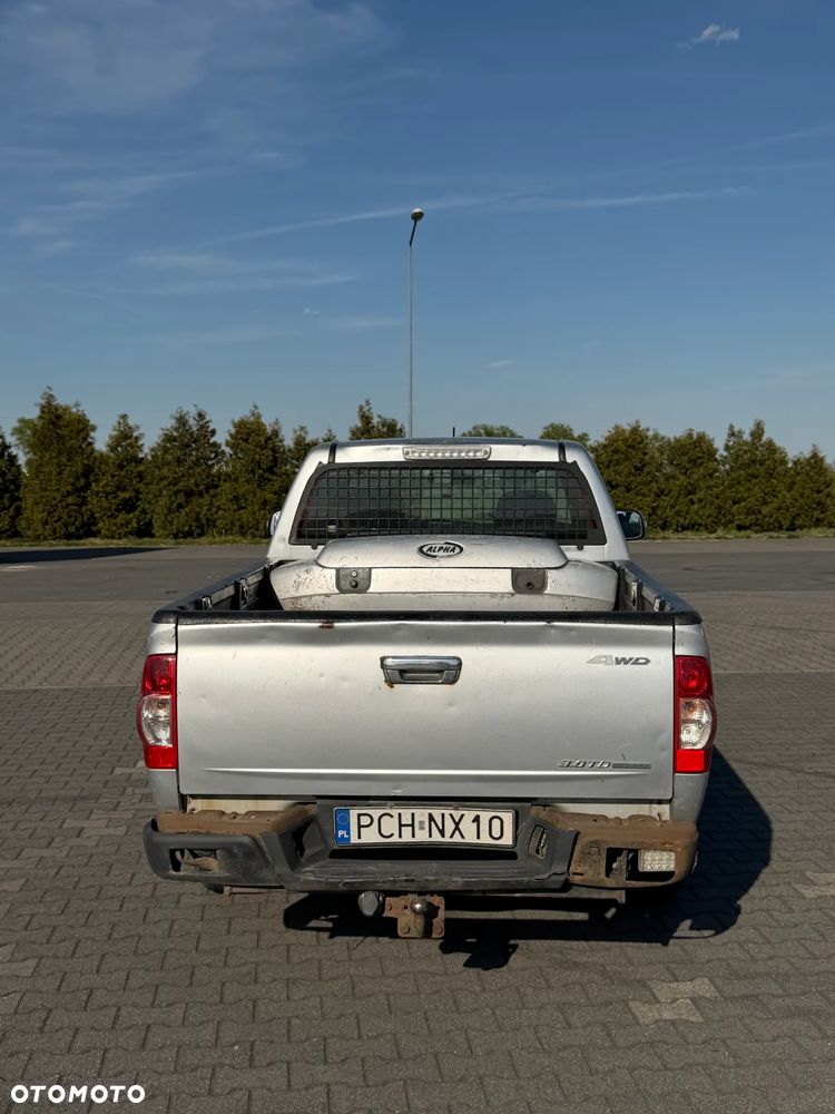 Isuzu D-Max 3.0d SC Custom - 9