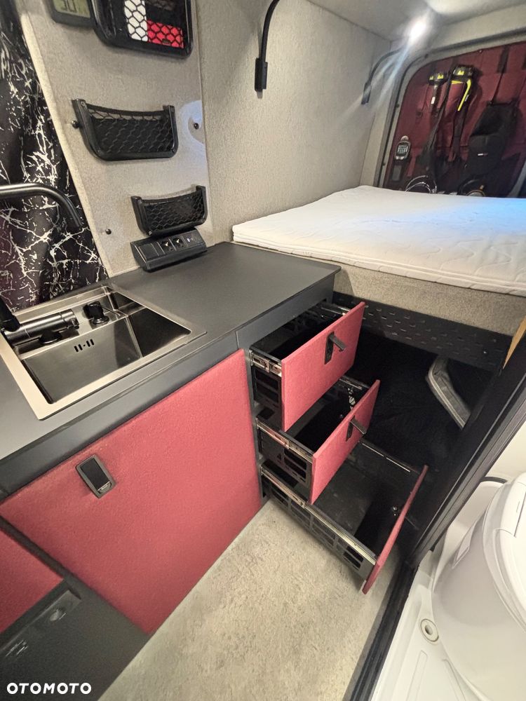 Mercedes-Benz Sprinter 4x4 - 17