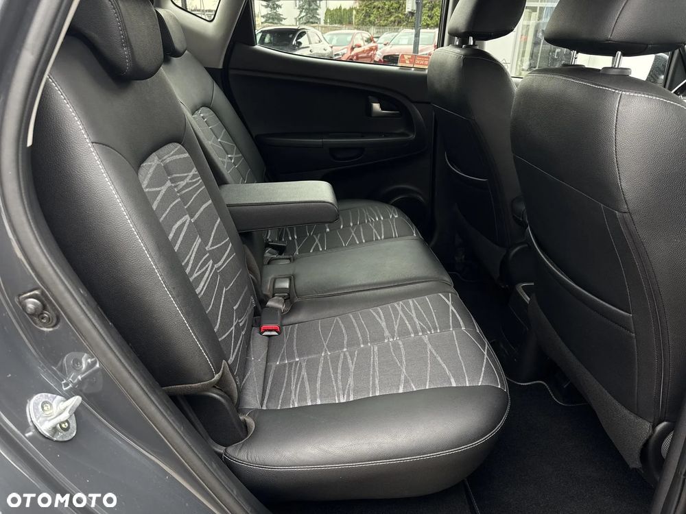 Kia Venga 1.6 Business Line - 26