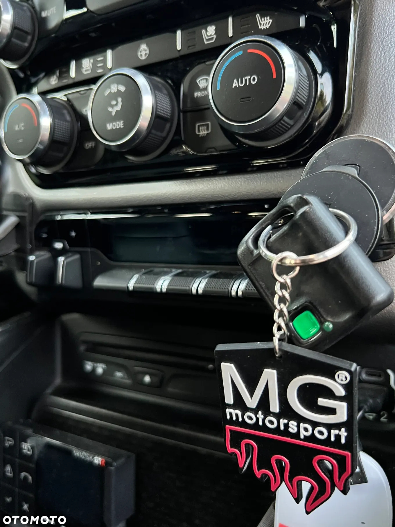 Dodge RAM 1500 5.7 4x4 - 22
