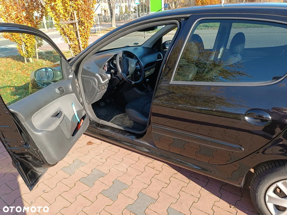 Peugeot 206 plus - 2