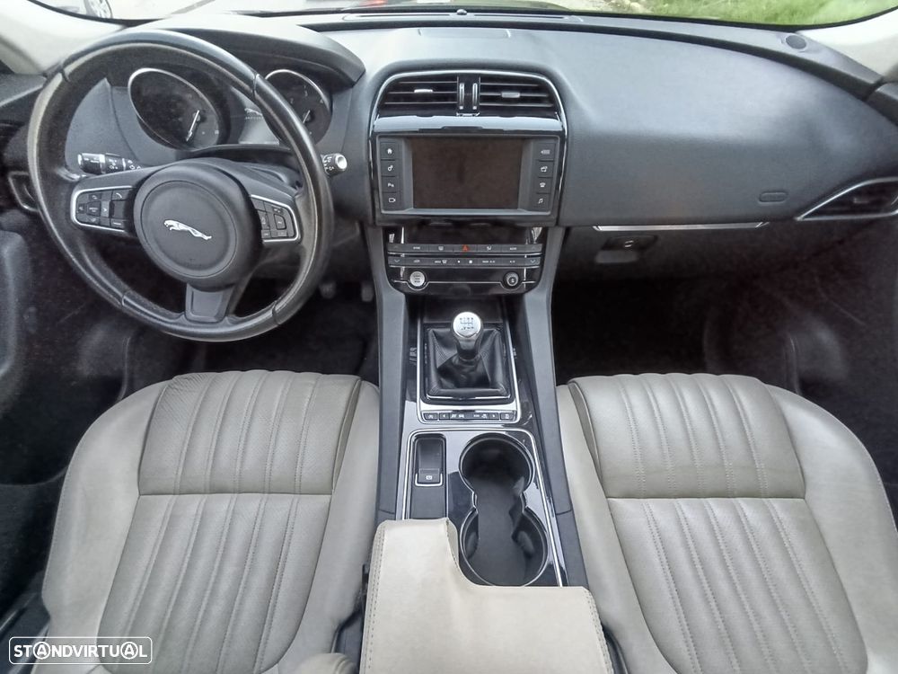 Jaguar F-Pace 2.0 i4D Prestige - 19