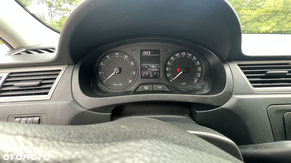 Skoda RAPID 1.2 Active - 12