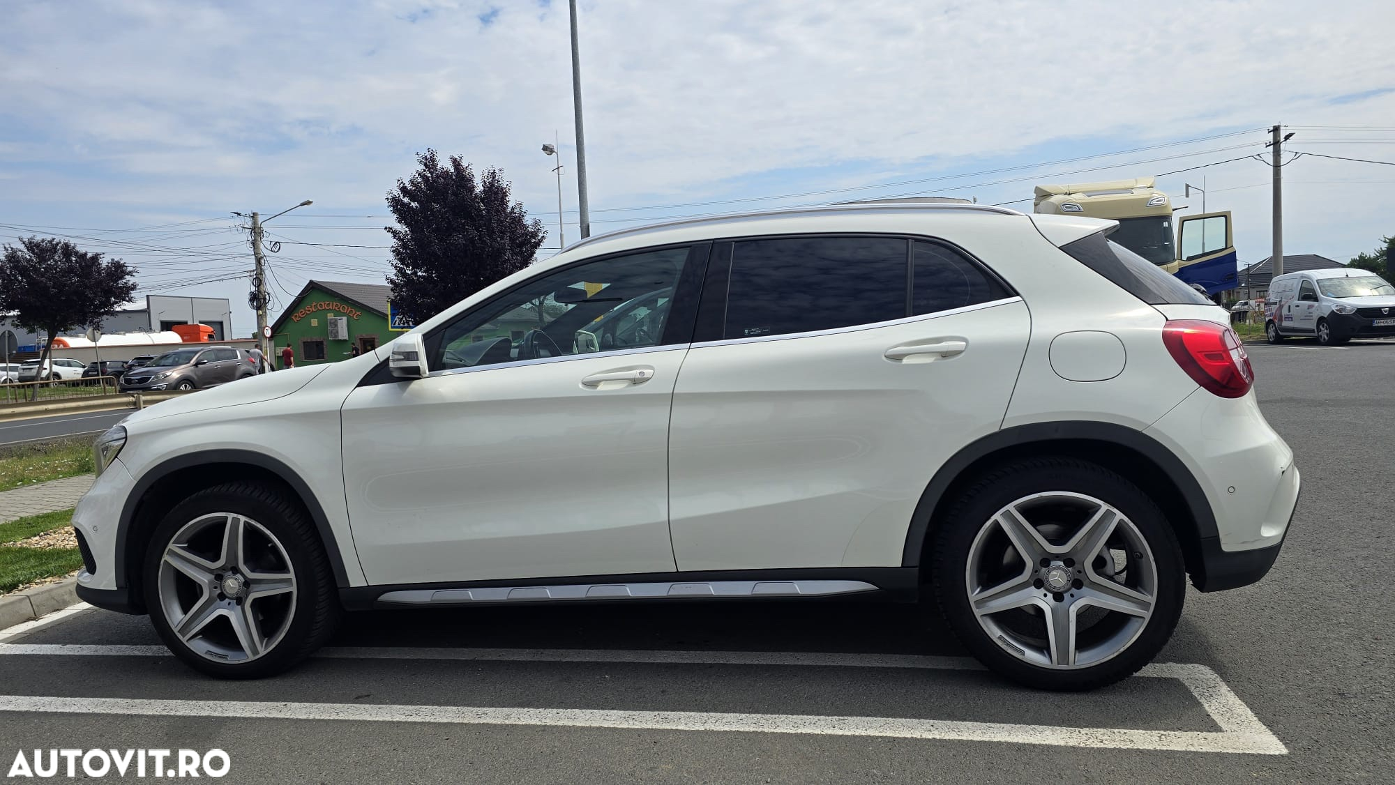 Mercedes-Benz GLA 200 7G-DCT AMG Line - 5