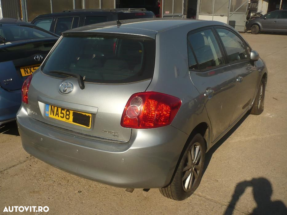 Dezmembrez Toyota Auris VVTI - 4