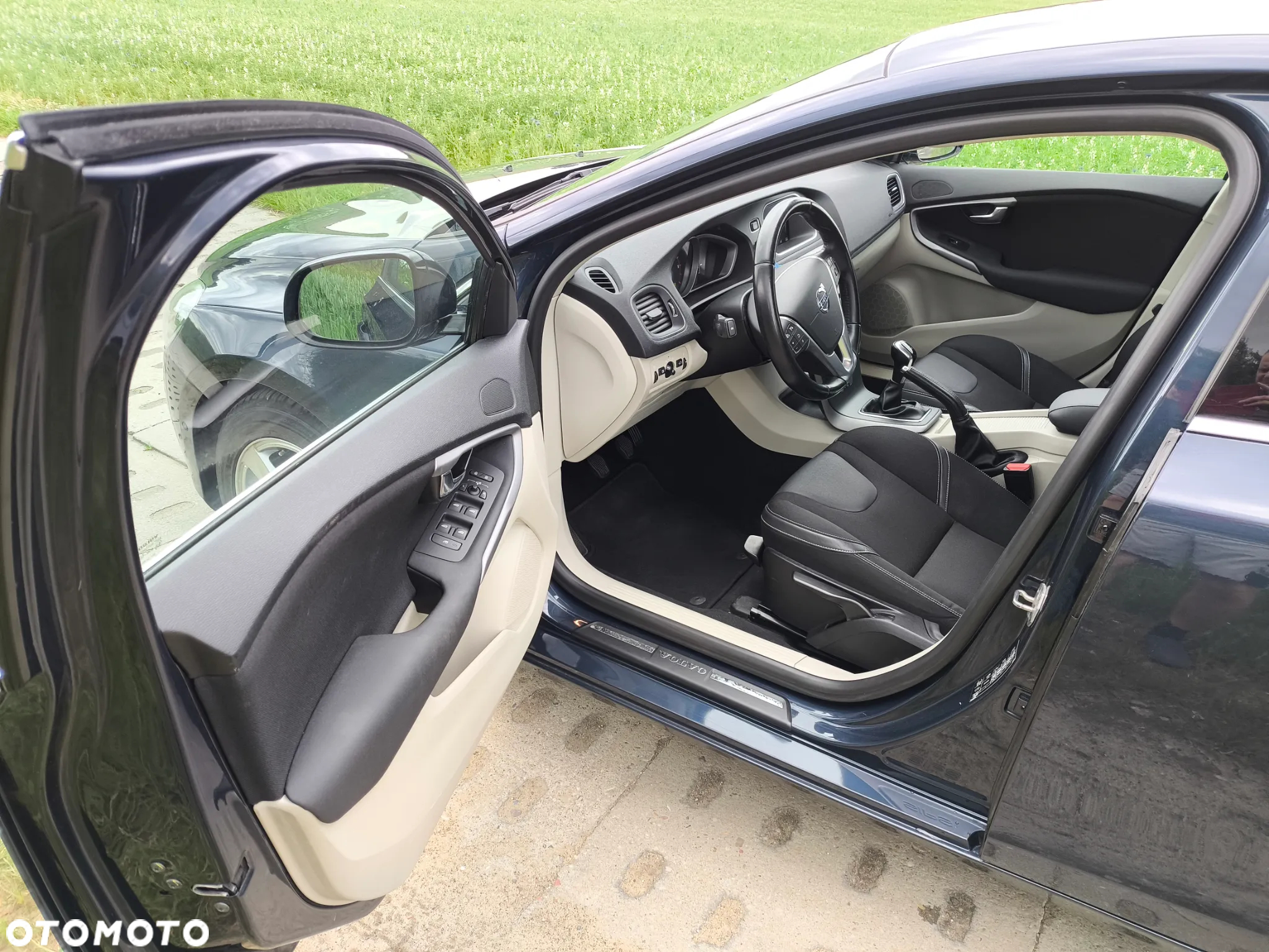 Volvo V40 D3 Momentum - 10