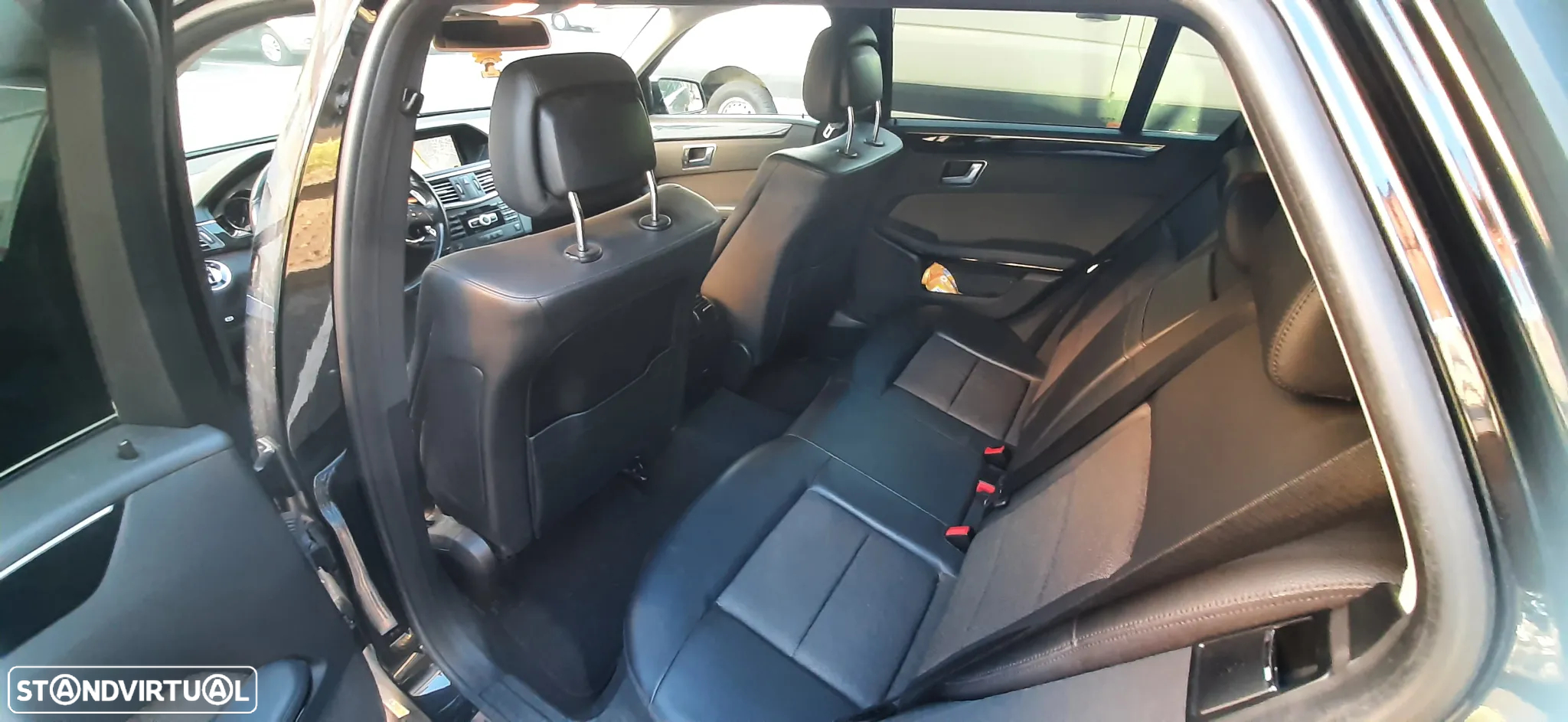 Mercedes-Benz E 220 CDi Avantgarde BE Auto. - 12