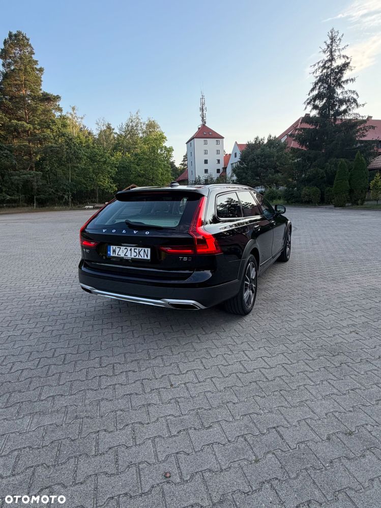 Volvo V90 Cross Country - 5