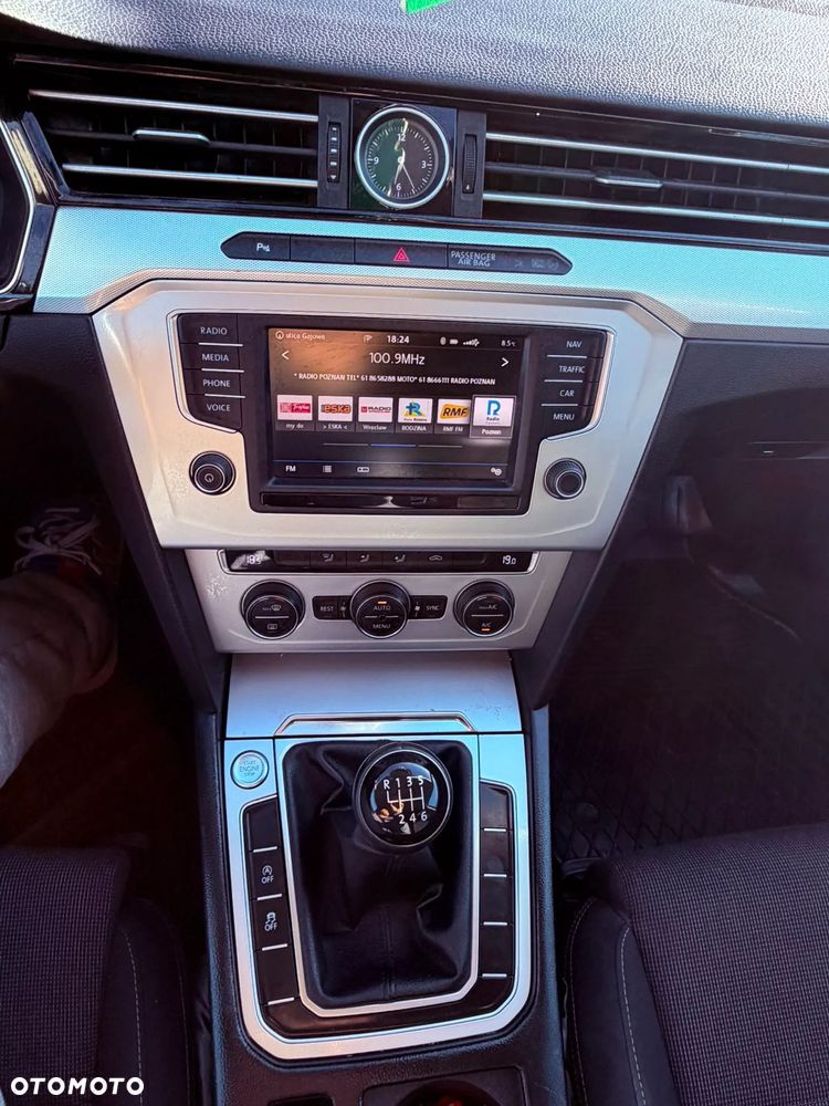 Volkswagen Passat 1.8 TSI BMT Comfortline - 13