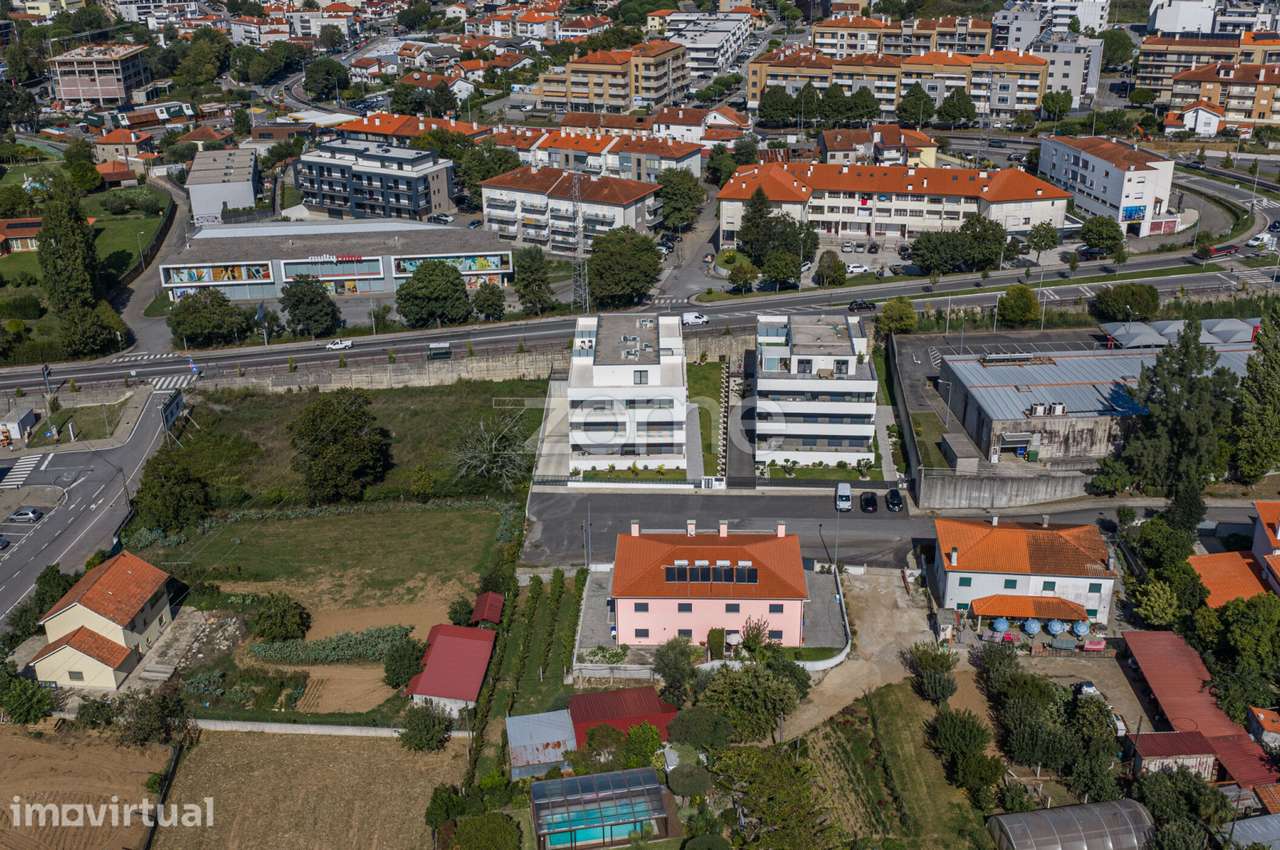 Exclusivo Apartamento T3 Duplex Contemporâneo (2024) - Grande imagem: 4/31