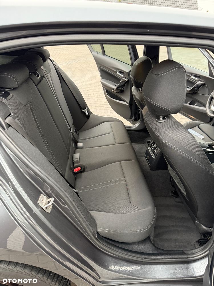 BMW Seria 1 120d Sport Line Shadow - 32