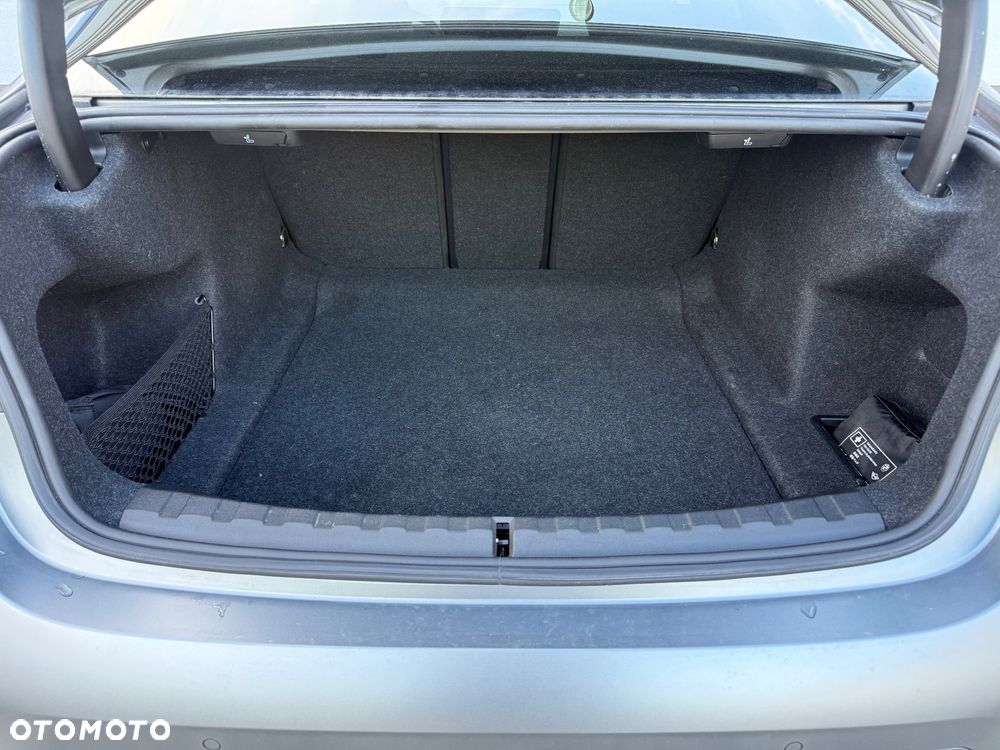 BMW Seria 3 320i xDrive M Sport sport - 22