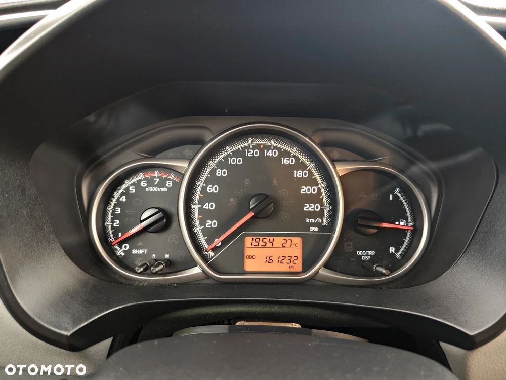 Toyota Yaris 1.33 Premium - 24