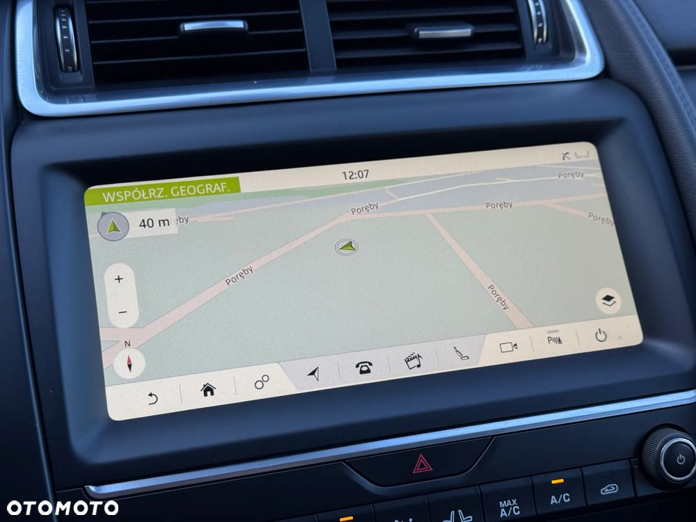 Jaguar E-Pace 2.0 i4P AWD SE - 33