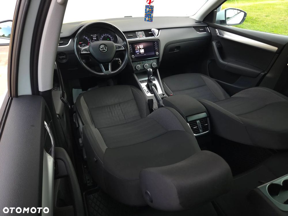 Skoda Octavia 2.0 TDI Style DSG - 32