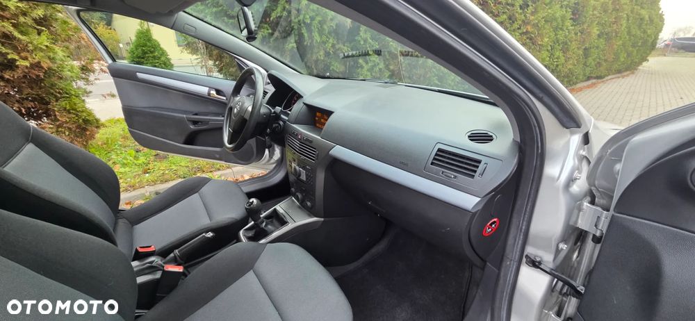 Opel Astra - 32
