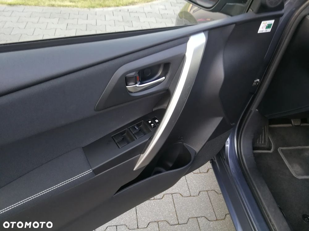 Toyota Auris 1.4 D-4D Premium Comfort - 11