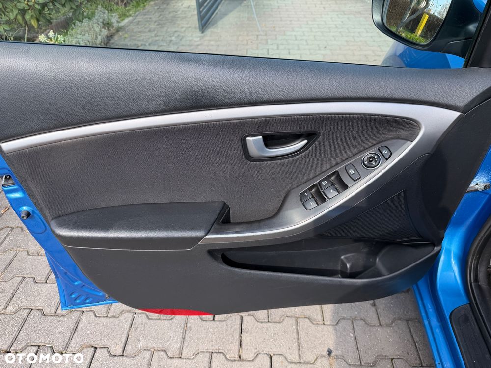 Hyundai i30 Kombi 1.6 GDi DCT Premium - 26