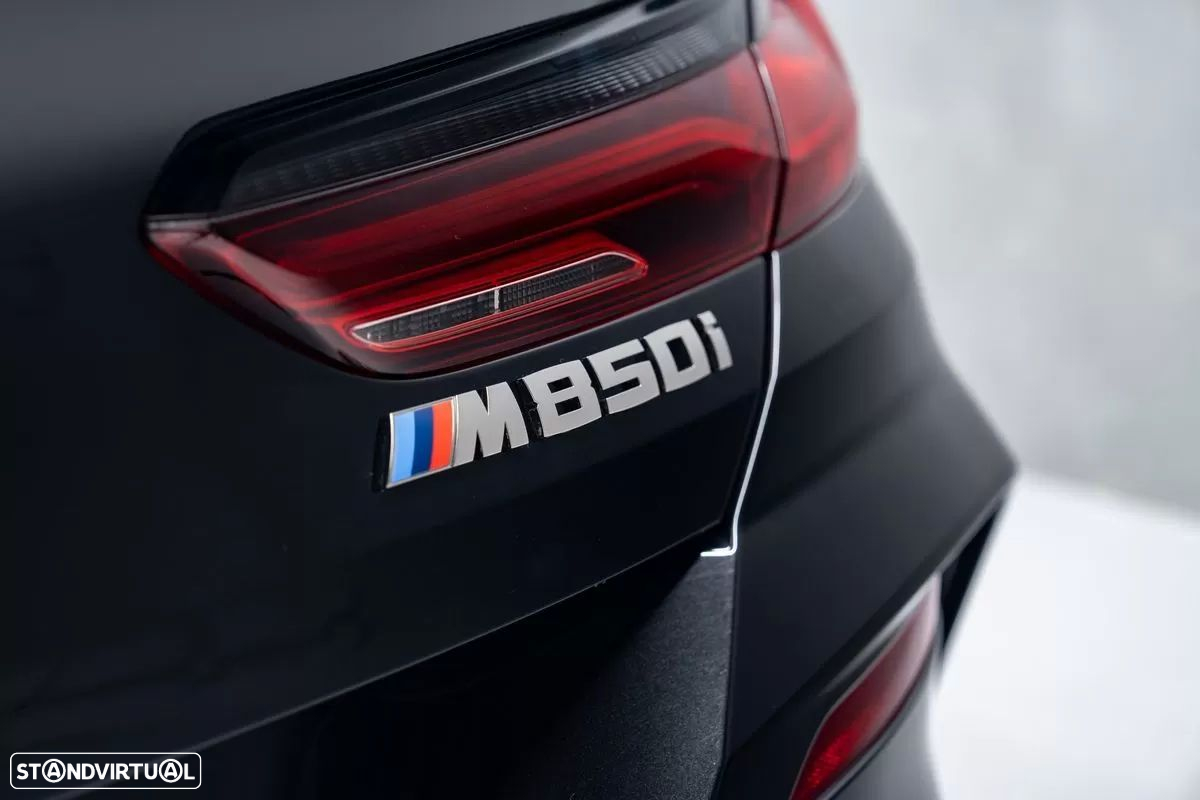 BMW M850i xDrive - 13