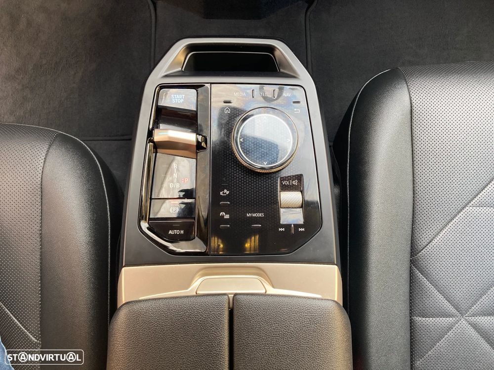 BMW iX xDrive40 - 32