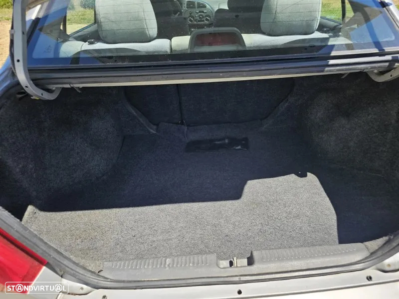 Mitsubishi Lancer 1.3 GLX - 25
