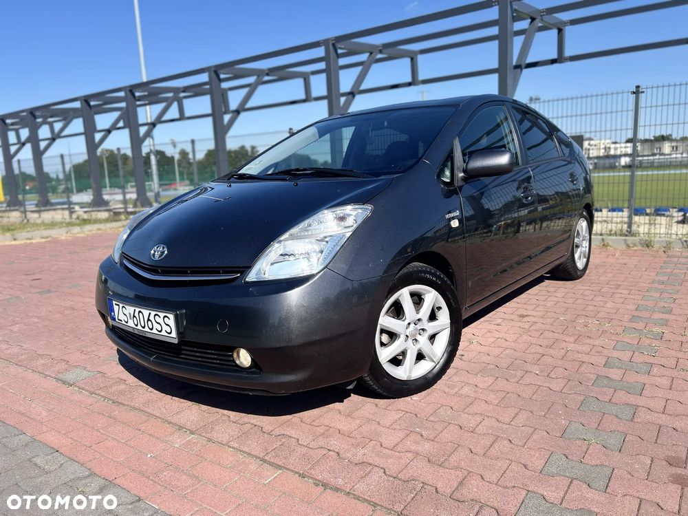 Toyota Prius 1.5 VVT-i Sol - 1