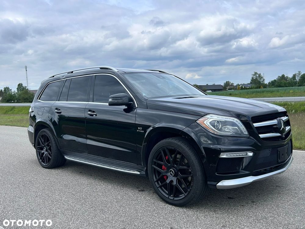Mercedes-Benz GL 63 AMG - 12