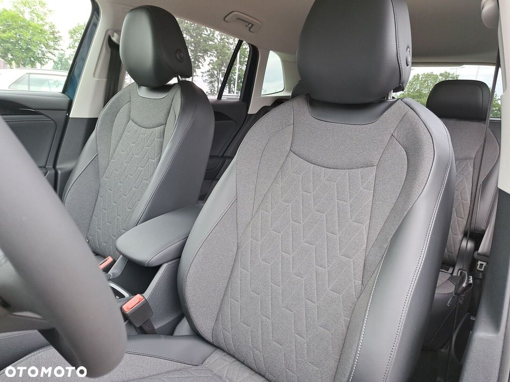 Volkswagen Tiguan - 12