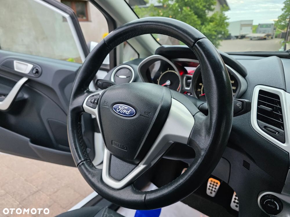 Ford Fiesta 1.4 Titanium - 32