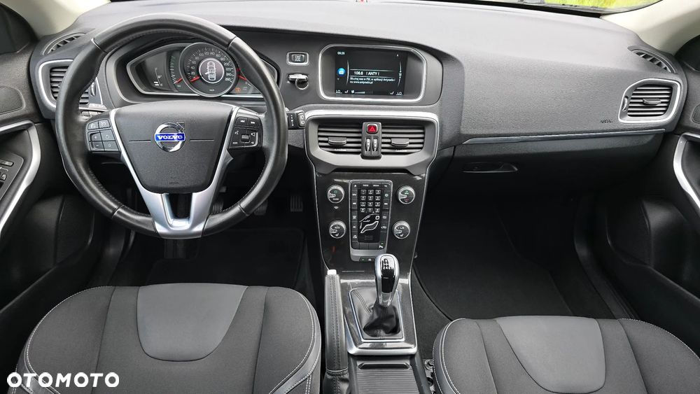 Volvo V40 D2 Drive-E Momentum - 27