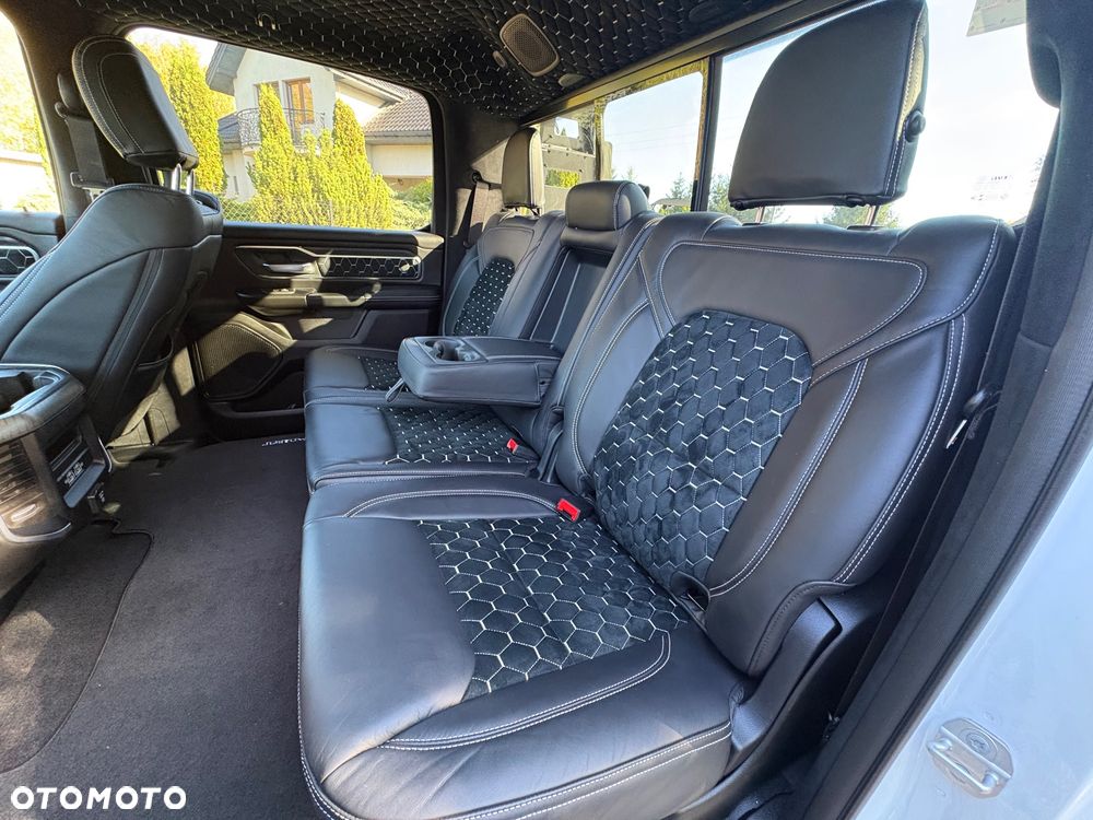 Dodge RAM 5.7 4x4 - 22