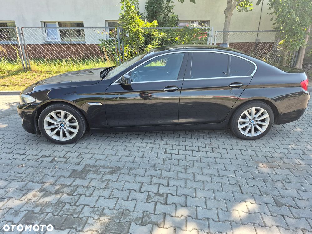 BMW Seria 5 520d xDrive - 6