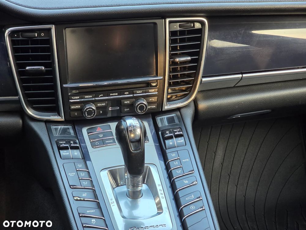 Porsche Panamera 4 PDK Edition - 22