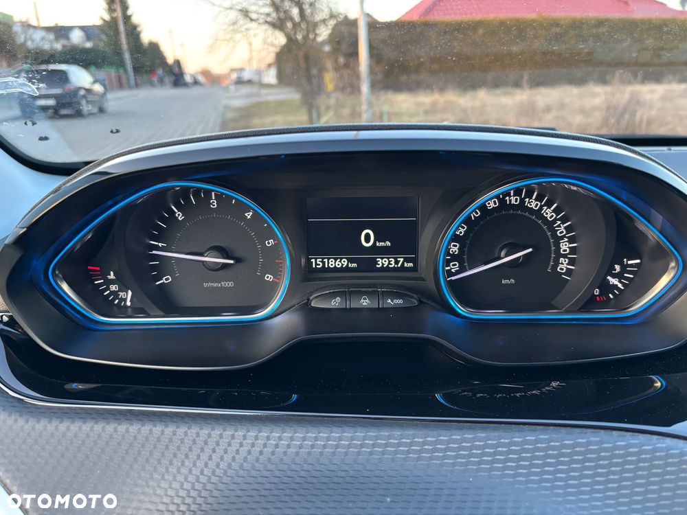 Peugeot 2008 1.6 BlueHDi Allure - 26