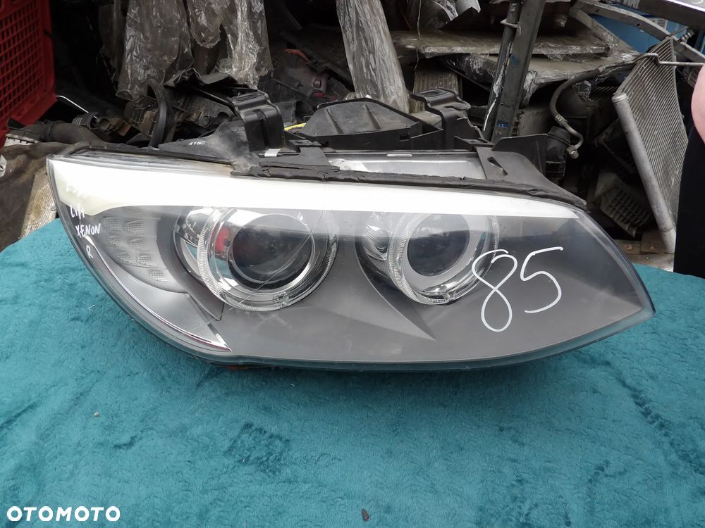 BMW - E92 - PRAWA LAMPA PRZEDNIA - LIFT - XENON - NIE SKRĘTNA - URWANE UCHO - UK - 7239930 - 1
