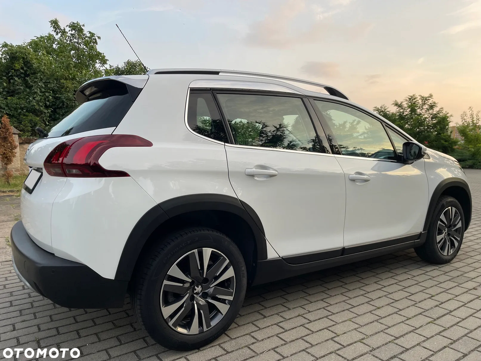Peugeot 2008 - 10