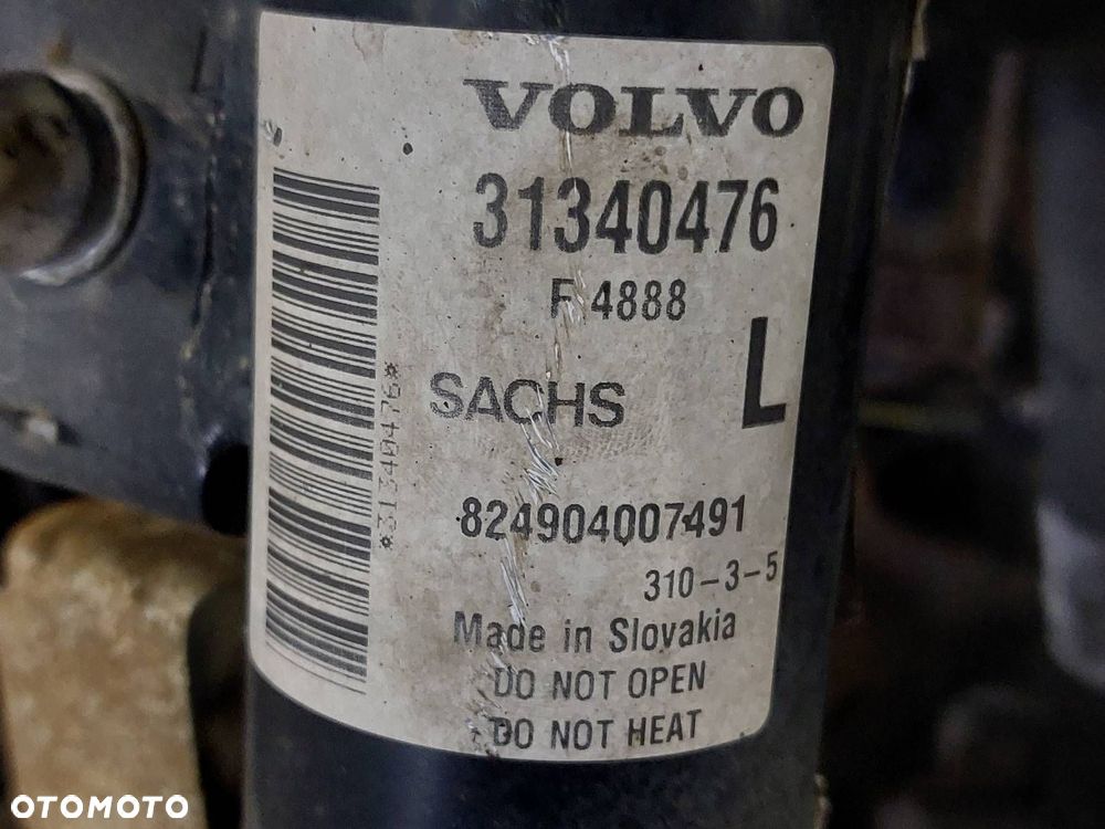 AMORTYZATOR SPRĘŻYNA ZWROTNICA LEWY + PRAWY PRZÓD VOLVO XC60 I 2.0 D3 - 9