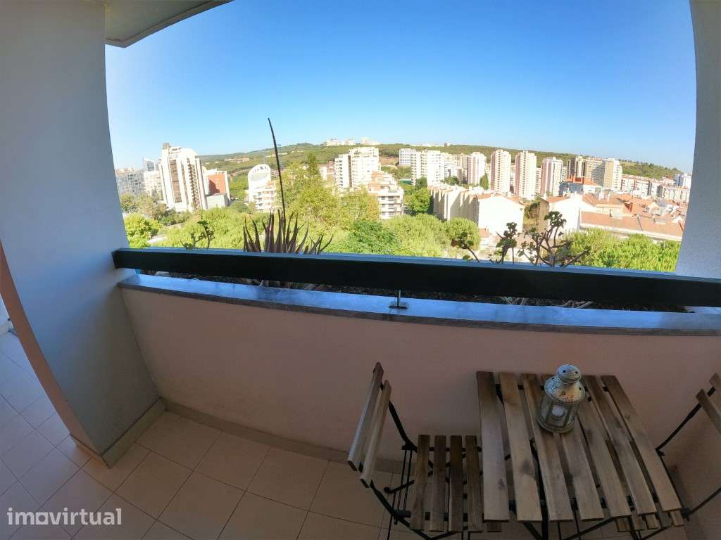 Oeiras T2 com varanda Algés - Grande imagem: 2/43