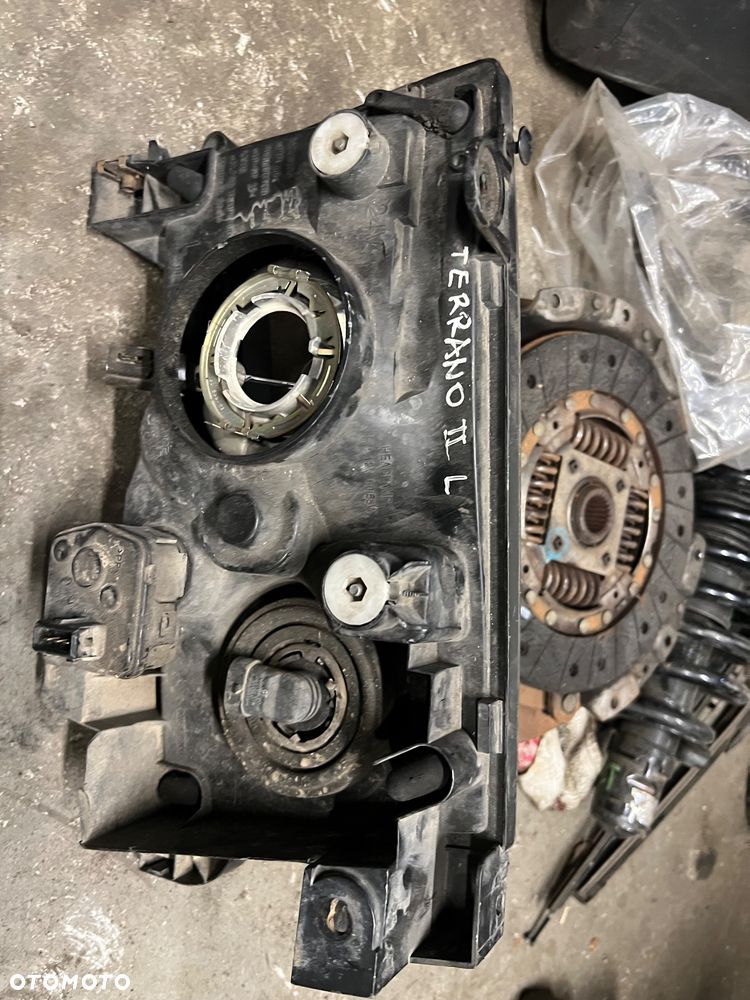 Lampa przednia lewa lift Nissan Terrano 2 - 2