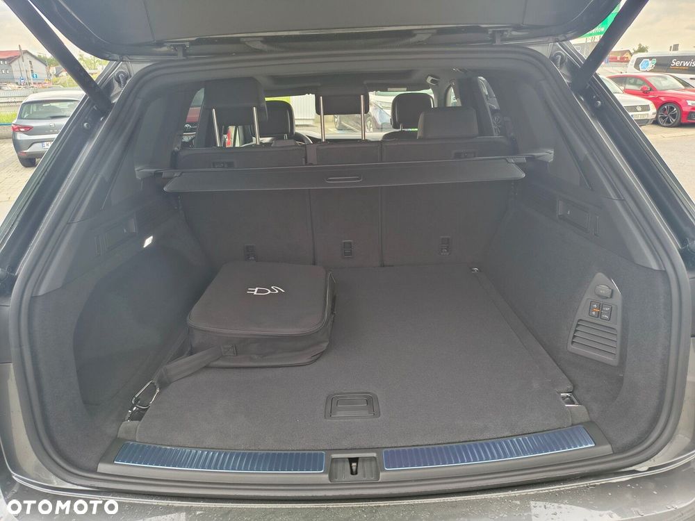 Volkswagen Touareg - 8