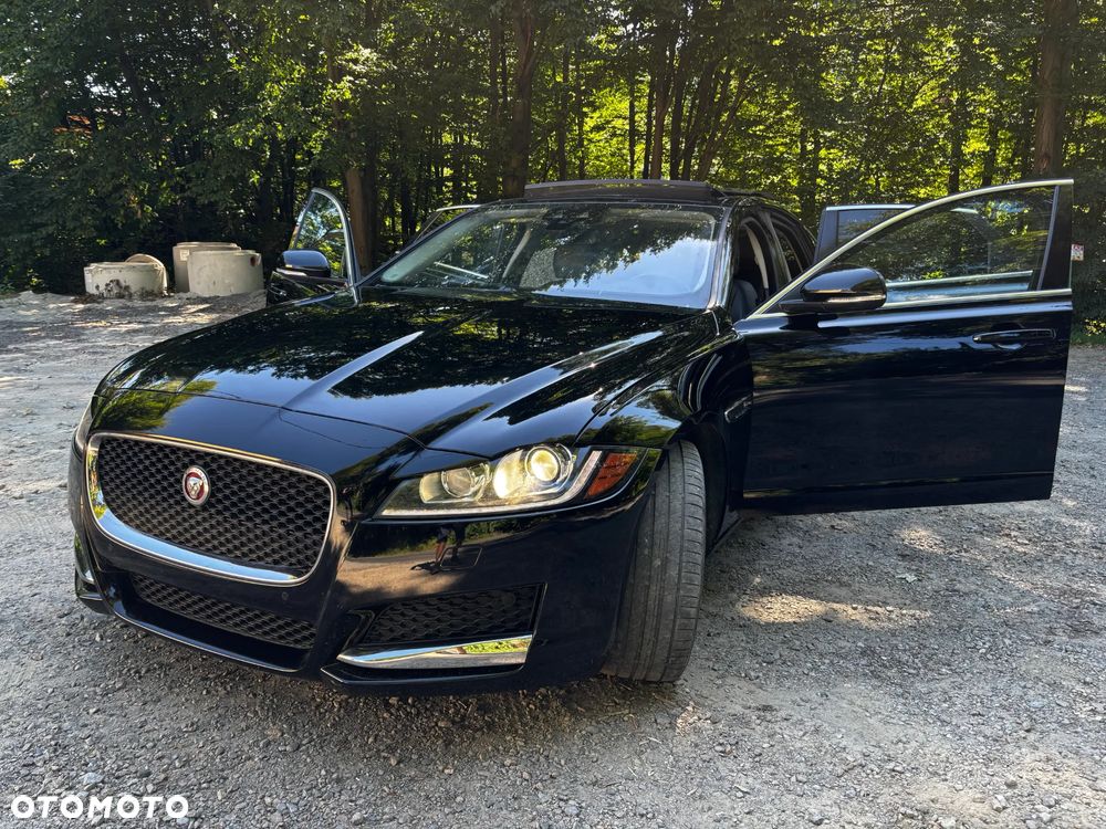 Jaguar XF 35t Prestige - 6