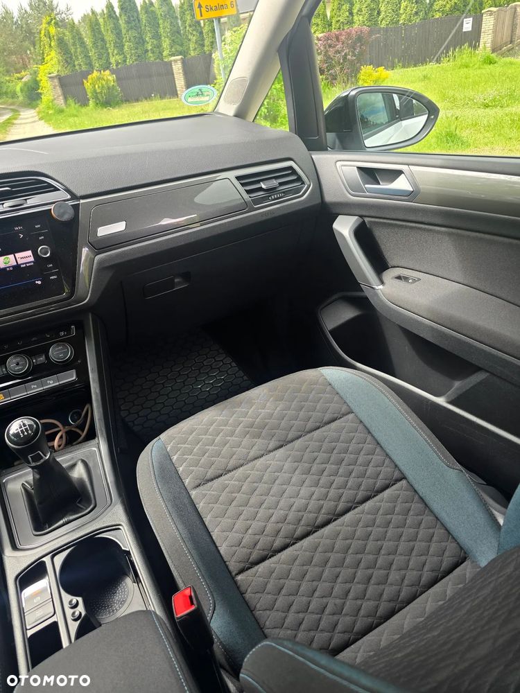 Volkswagen Touran 1.6 TDI SCR IQ.DRIVE - 16